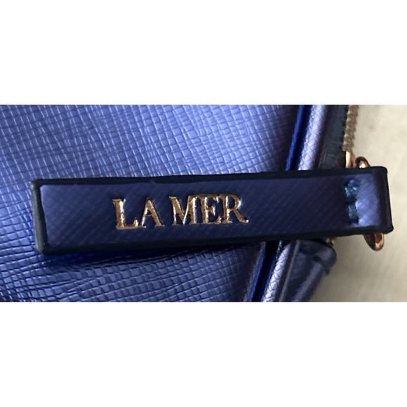 LA MER Metallic Blue Saffiano Cosmetic Makeup Bag Case Pouch Zipper NEW - Picture 2 of 8